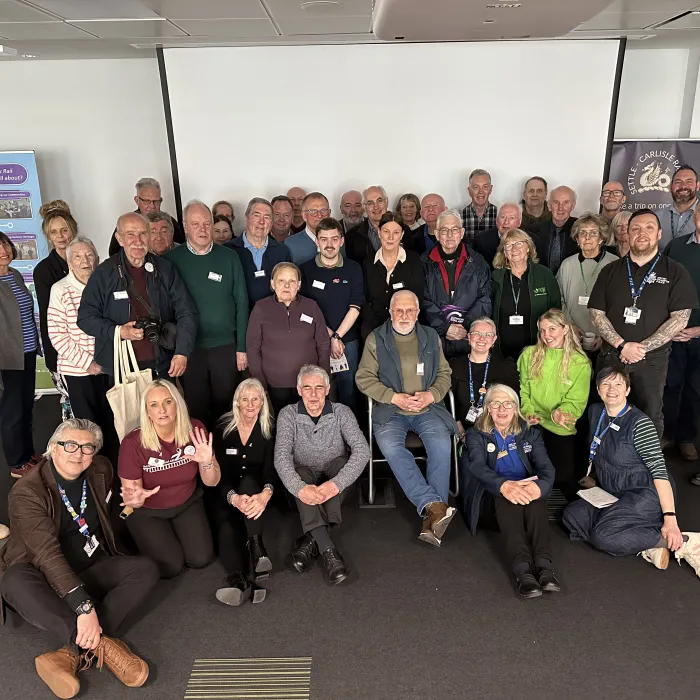 Los patrocinadores de la emisora y los ponentes de la conferencia inaugural celebrada en Carlisle.